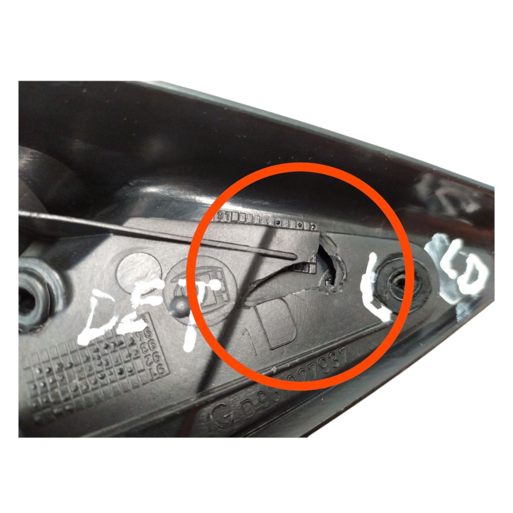 Acabamento Interno Retrovisor Direito Peugeot 405 Detalhe 2