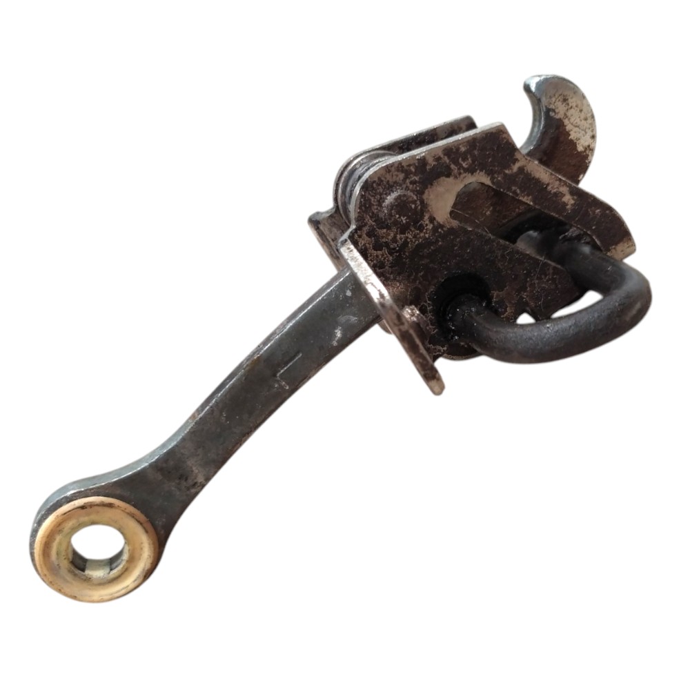 Limitador Porta Traseira Direita Vectra 97 98 99 2000 A 2005 2