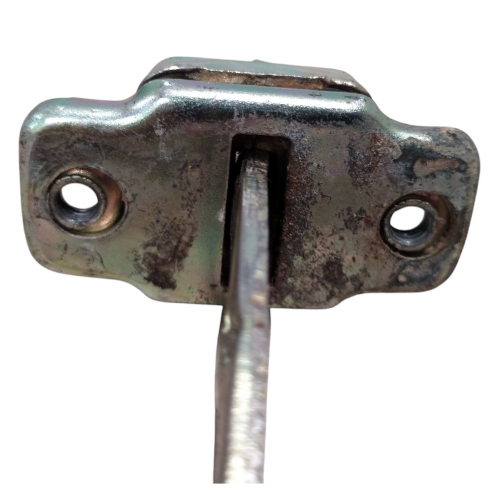 Limitador Porta Dianteira Direita Santana 96 99 2000 A 2006 7