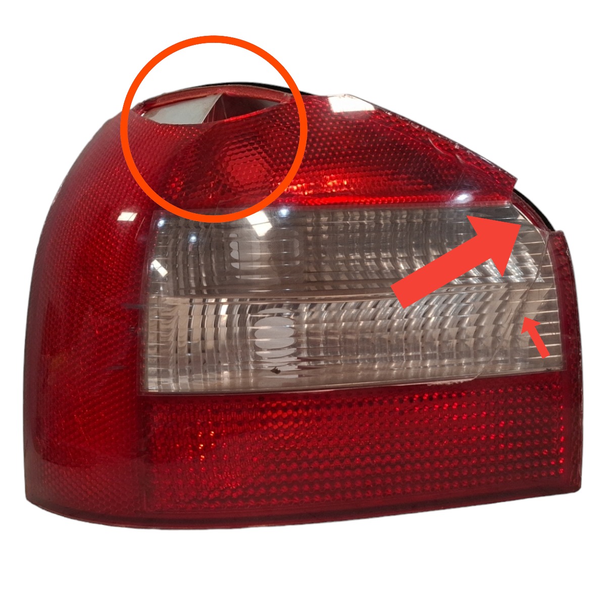 Lanterna Traseira Esquerda Audi A3 97 98 2001 A 2019 Detalhe Esquerdo Bicolor 2