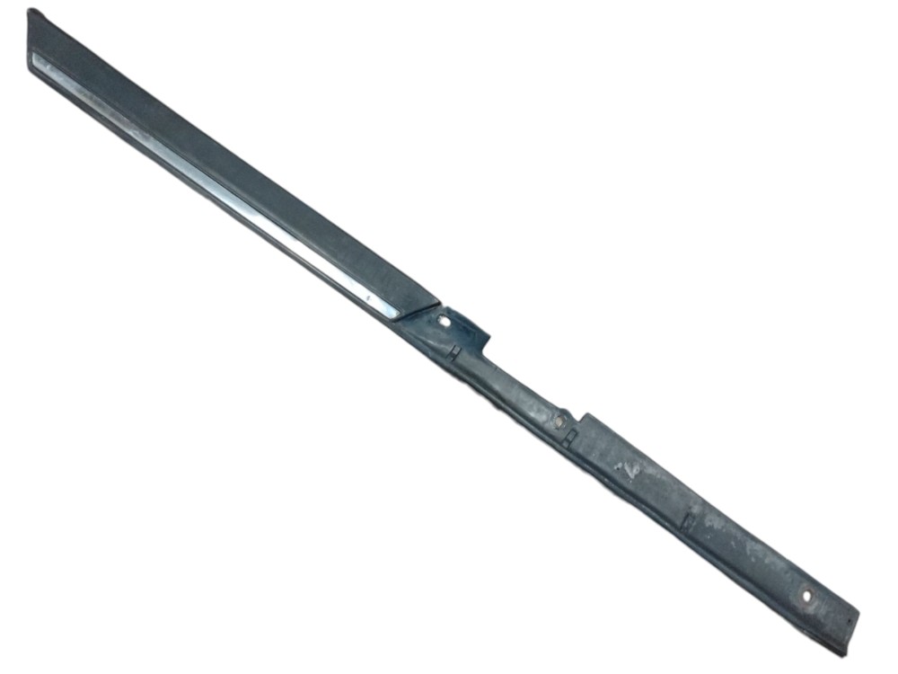 Friso Lateral Externo Sobre Roda Dir Omega 93 94 95 96 96 98 Preto