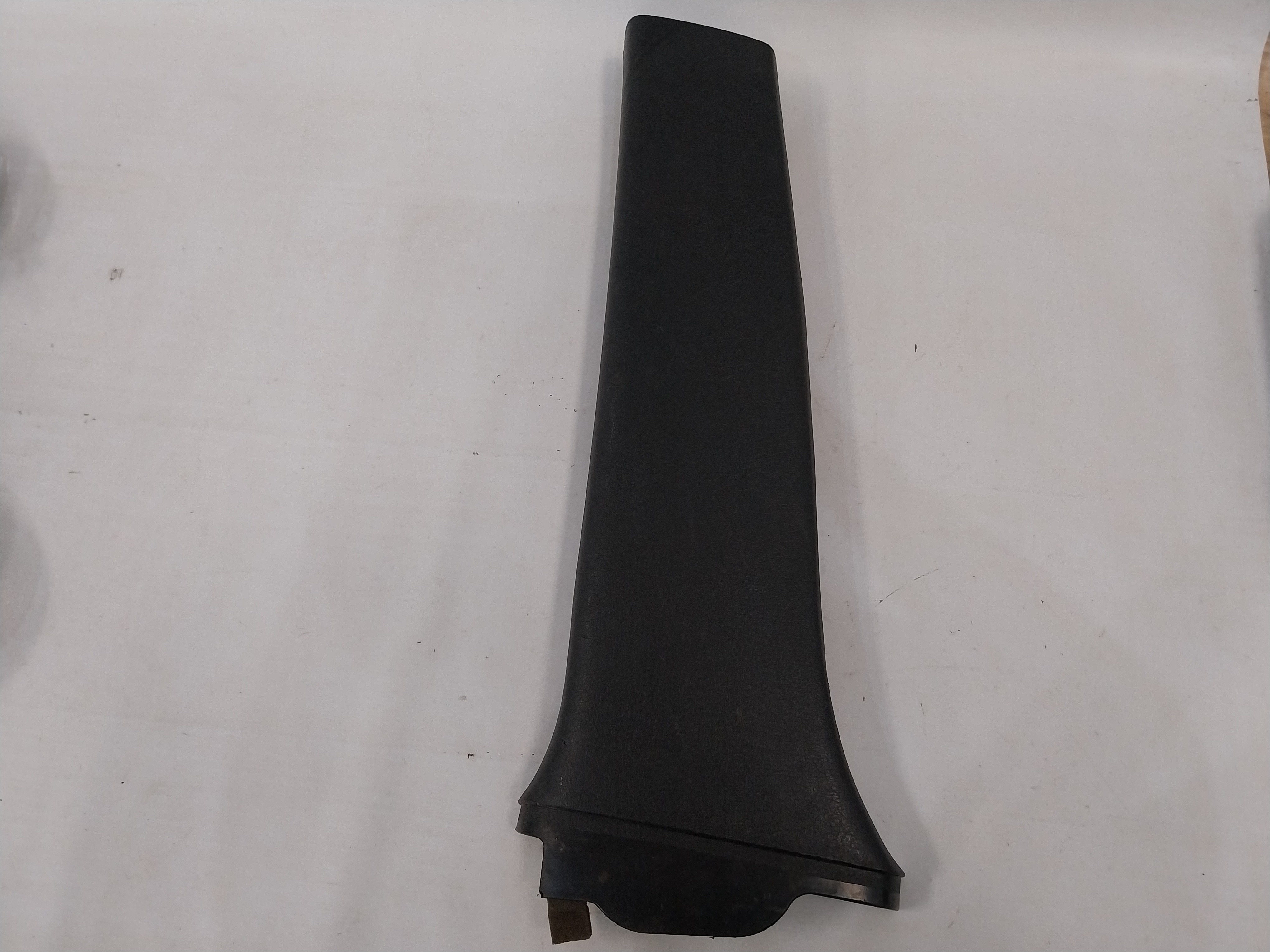 Moldura Coluna Esquerda Astra 99 2000 2005 2009 2010 2011  Preto