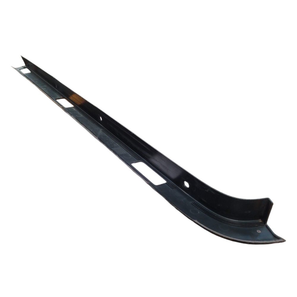 Friso Protetor Direito Caçamba Saveiro G5 G6 2008 2012 2022 Preto 2