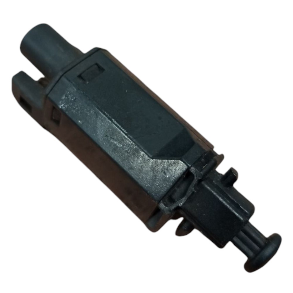 Interruptor Freio Gol Santana Saveiro Parati Golf 92 93 A 99 5