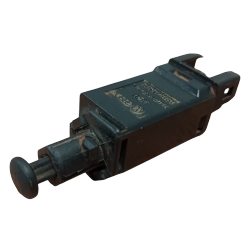 Interruptor Freio Gol Santana Saveiro Parati Golf 92 93 A 99 2