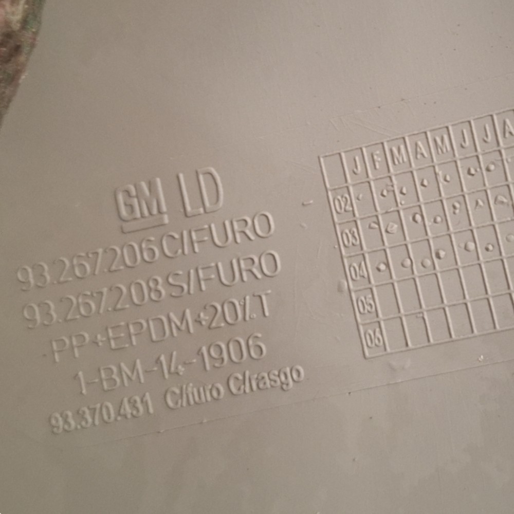 Acabamento Coluna Traseira Direita Astra Sedan 2003 A 2011 7