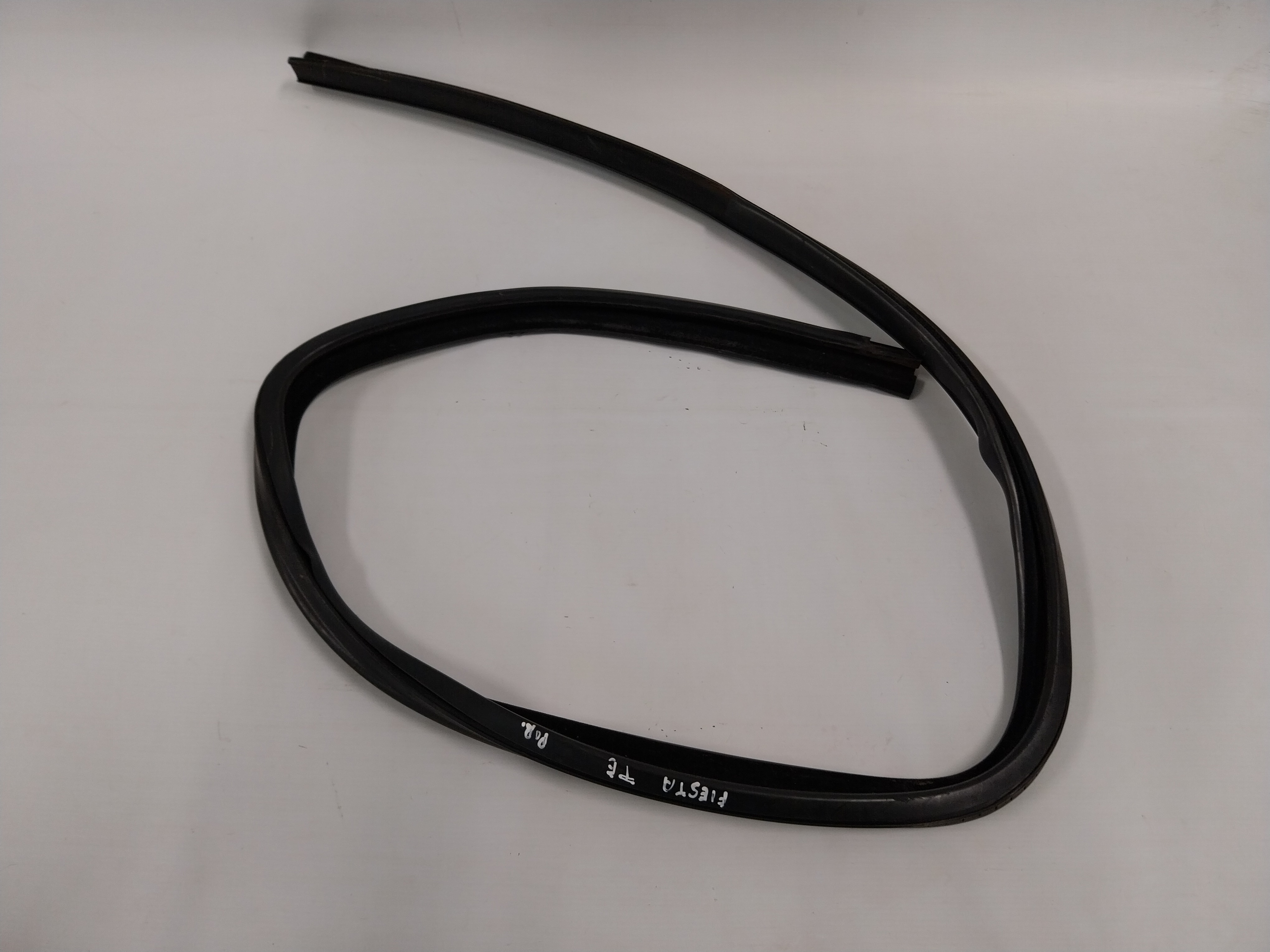 Borracha Guarnição Fiesta Rocam Traseiro Esquerdo 2003 A 14