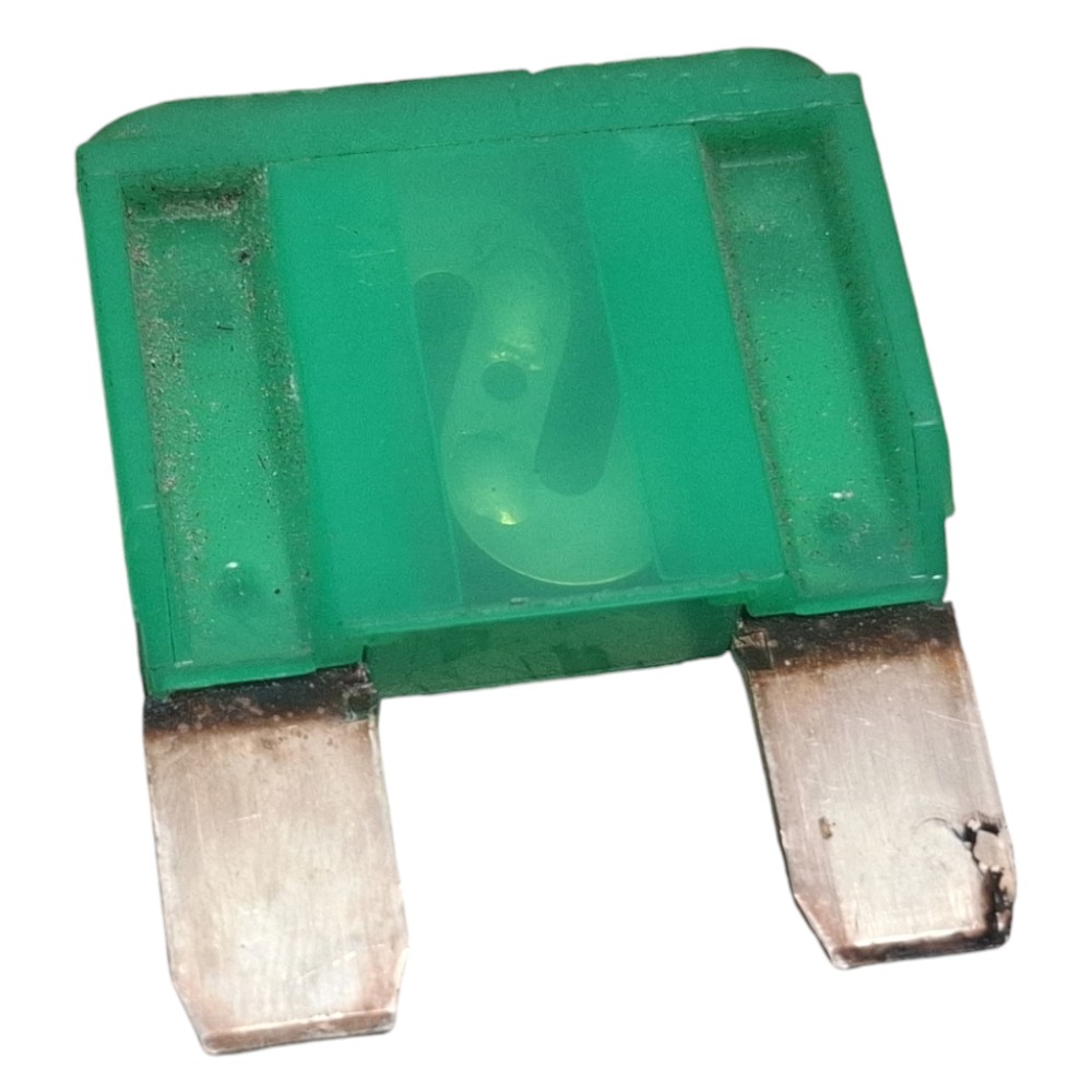 Fusível 30 Ampers Vectra Omega Corsa Celta 4604602 4635023 2