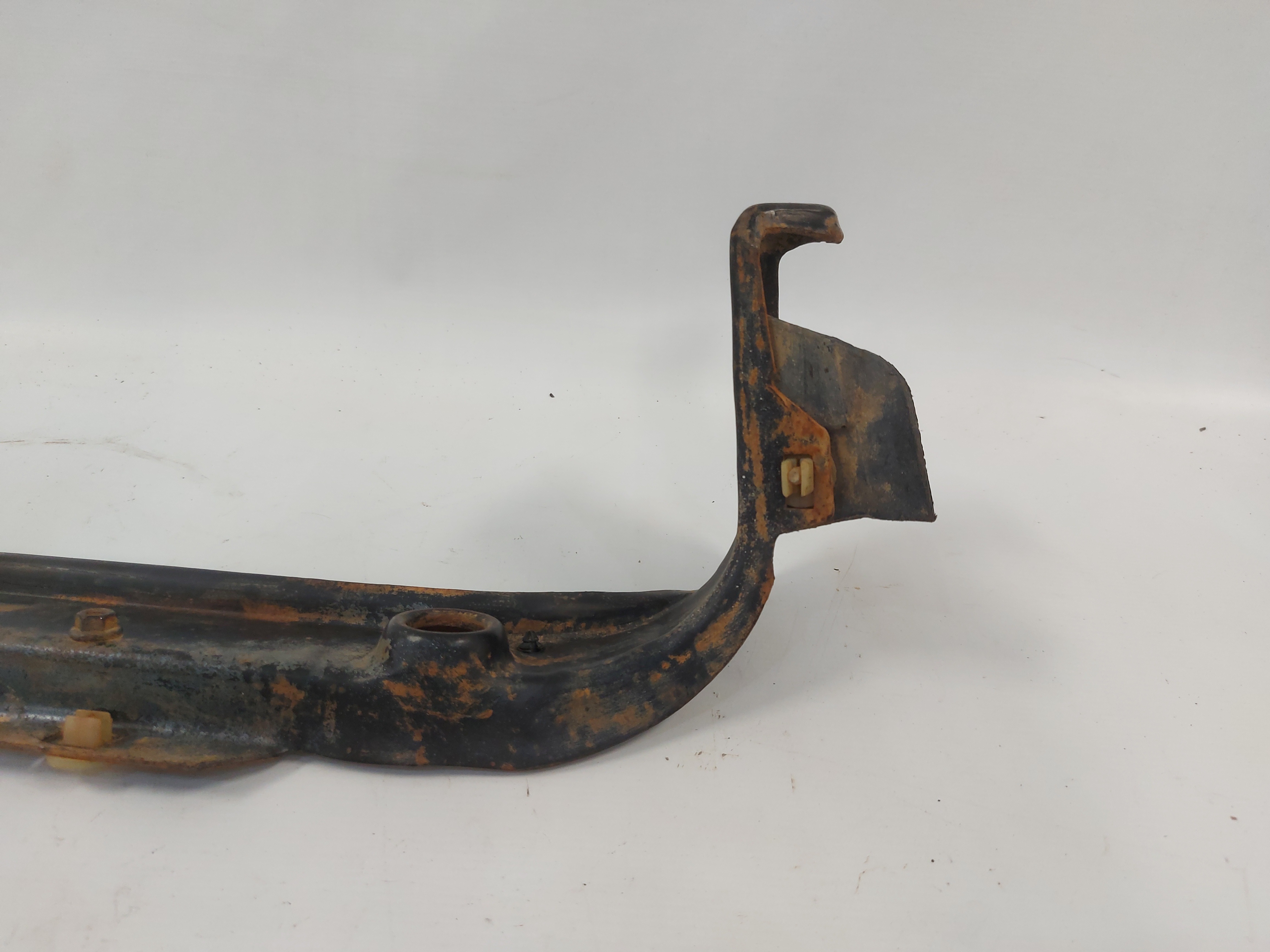 Suporte Inferior Radiador Ford Ka 1999 A 2003 2