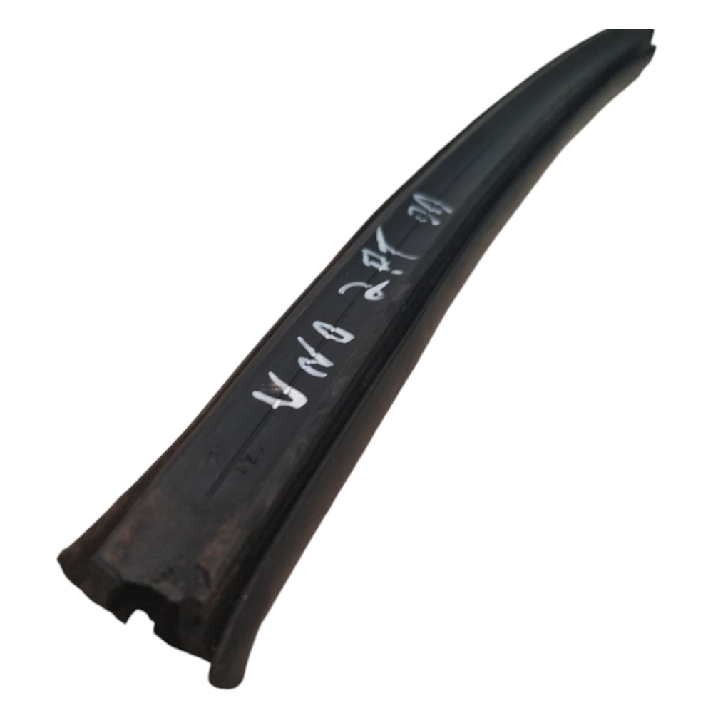 Borracha Canaleta Dianteira Direita Uno 2 Portas 86 A 2004 4