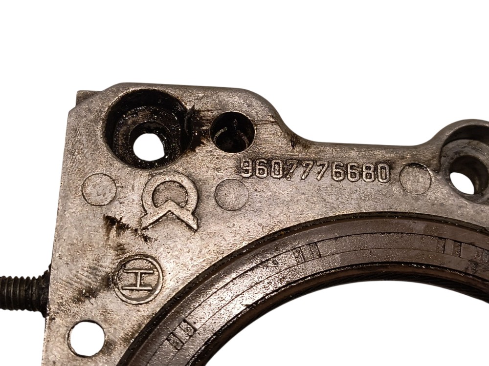 Flange Retentor Virabrequim Peugeot 206 C3 1.4 1.6 8v 02 10 3