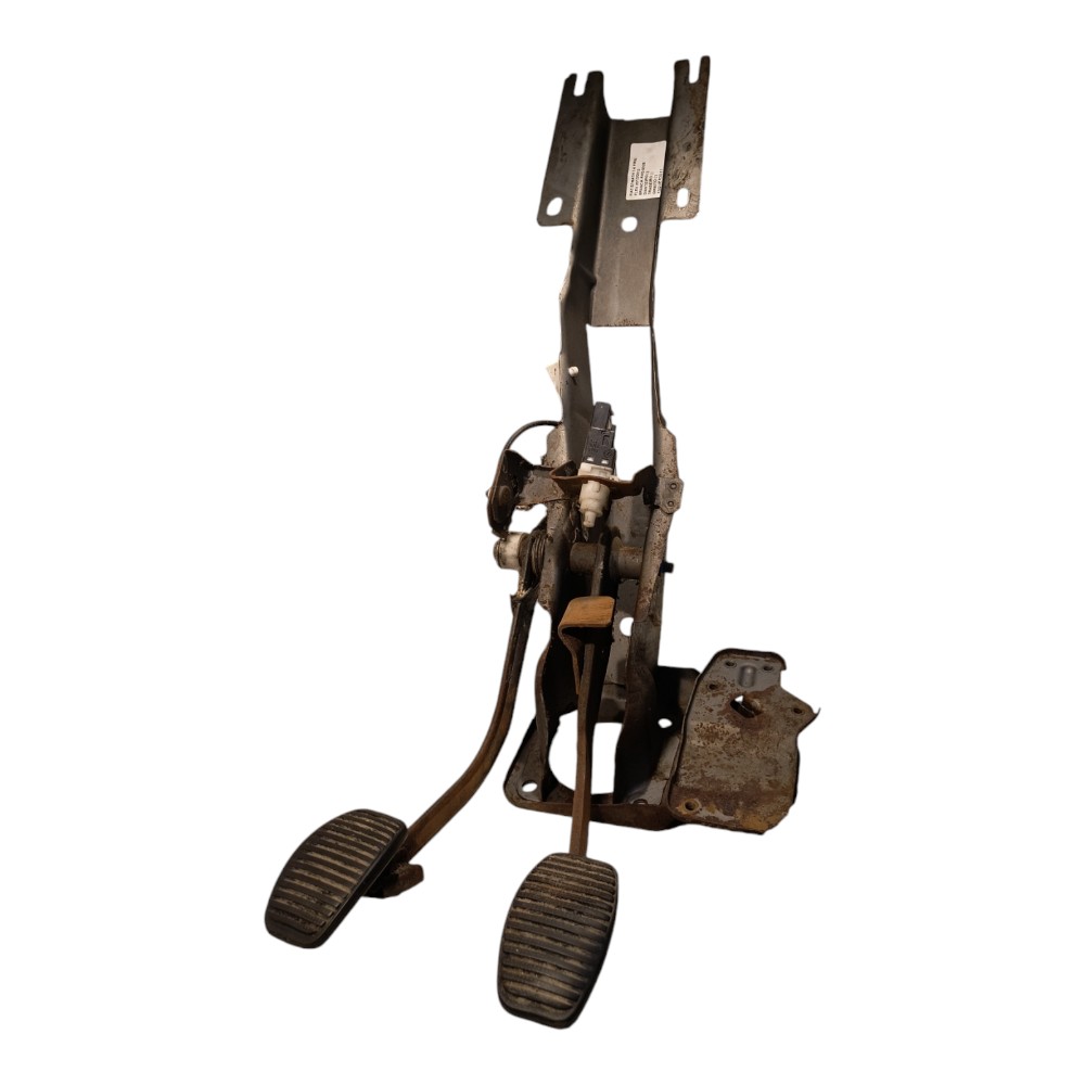 Suporte Pedaleira Fiat Strada Palio Siena 2001 a 2013 3