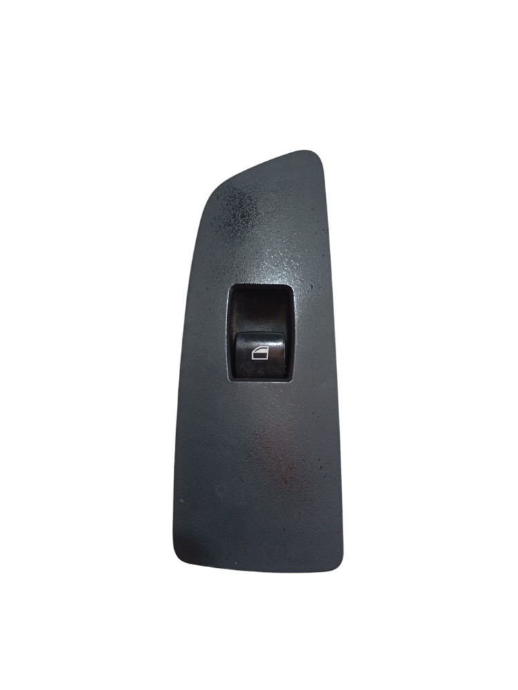 Moldura Botão Vidro Dianteiro Direito Bmw 118i 2.0 2010 E87 6
