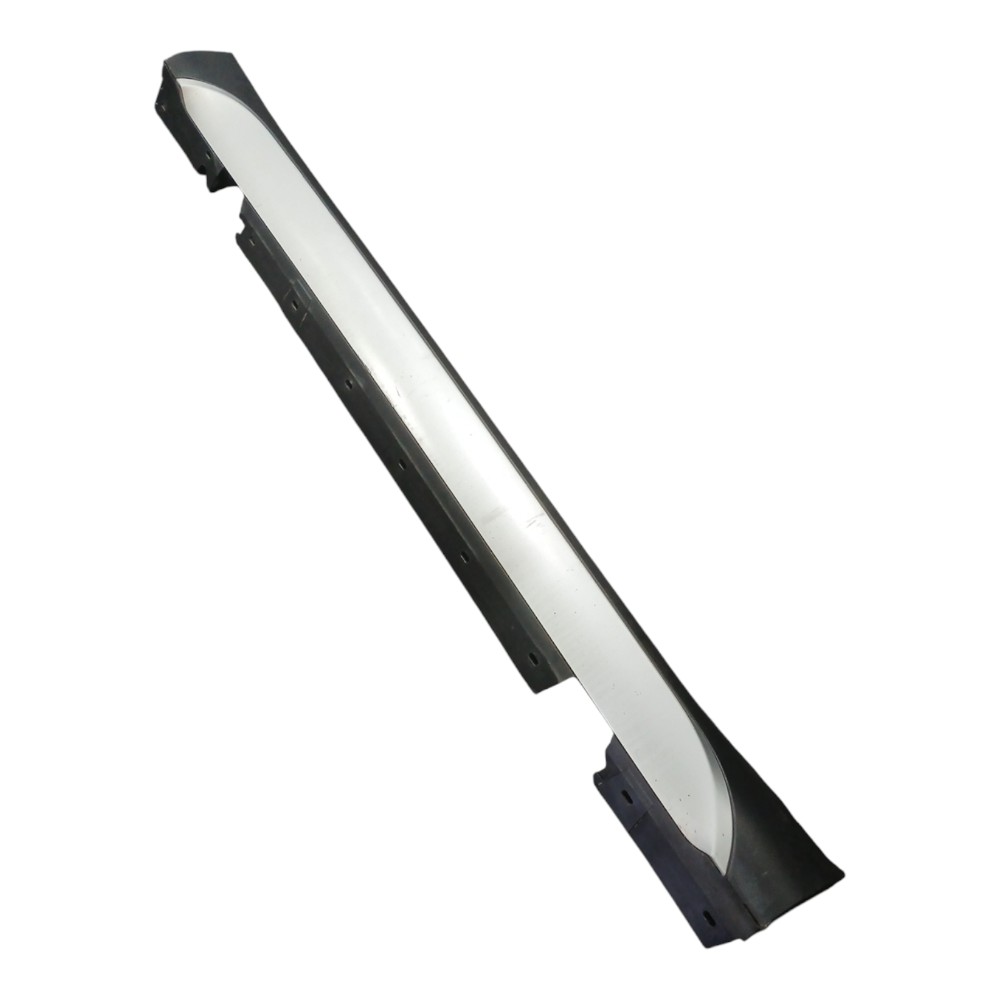 Spoiler Lateral Direito Bmw X1 2.0 Aspirada 2010 2011 2012