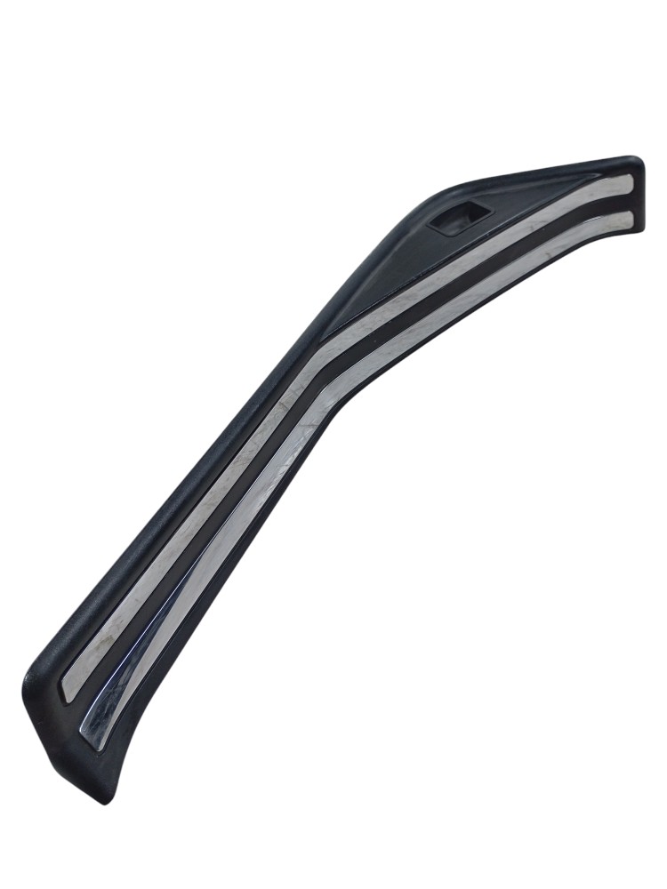 Soleira Porta Traseira Direita Bmw 323i 2.5 E46  1999 2000 3