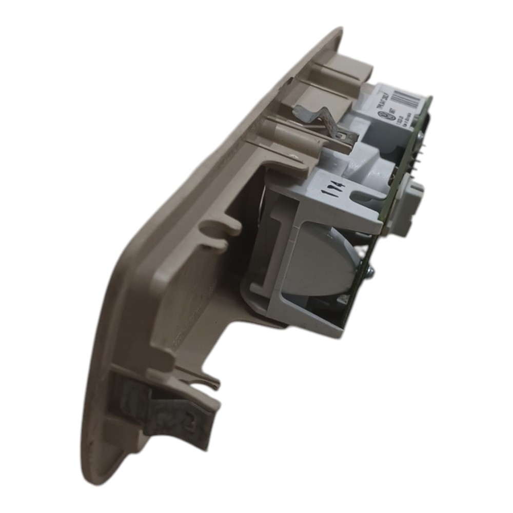 Luz Cortesia Interna Traseira Direita Vw Touareg 4.2 V8 2013 1