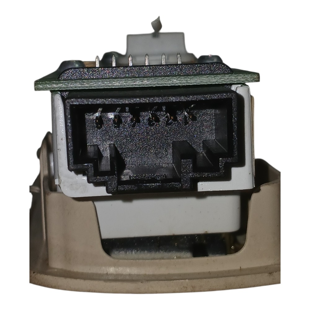 Luz Cortesia Interna Traseira Direita Vw Touareg 4.2 V8 2013 6