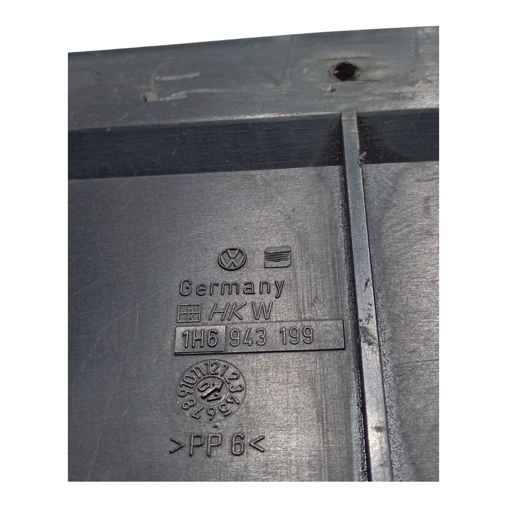 Suporte Placa Traseira Volkswagen Jetta 2.5 2007 2008 2009 2