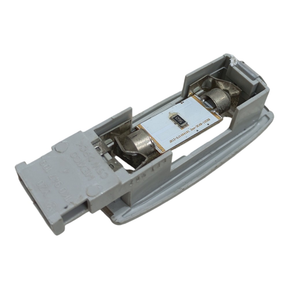 Luz Cortesia Quebra Sol Volkswagen Jetta 2.5 2007 2008 2009 8