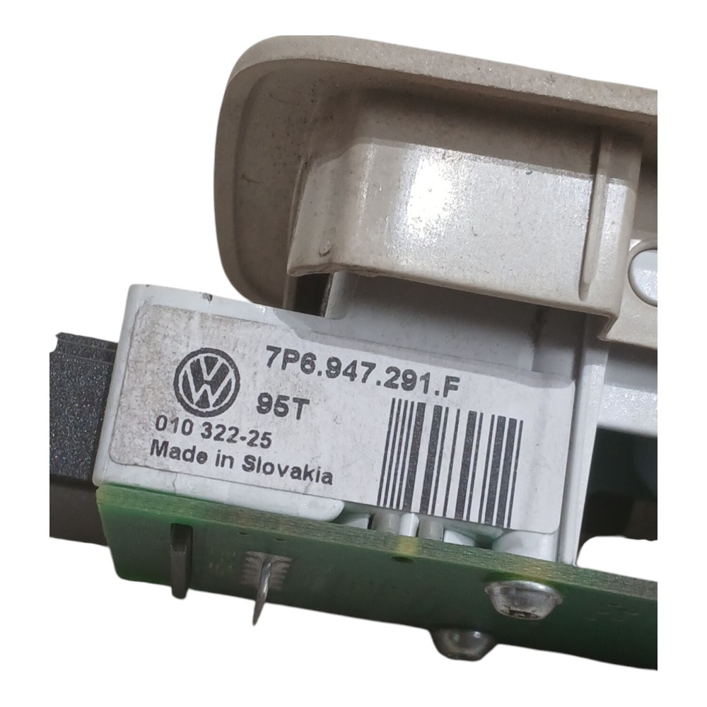 Luz Cortesia Interna Traseira Esquerd Vw Touareg 4.2 V8 2013 7