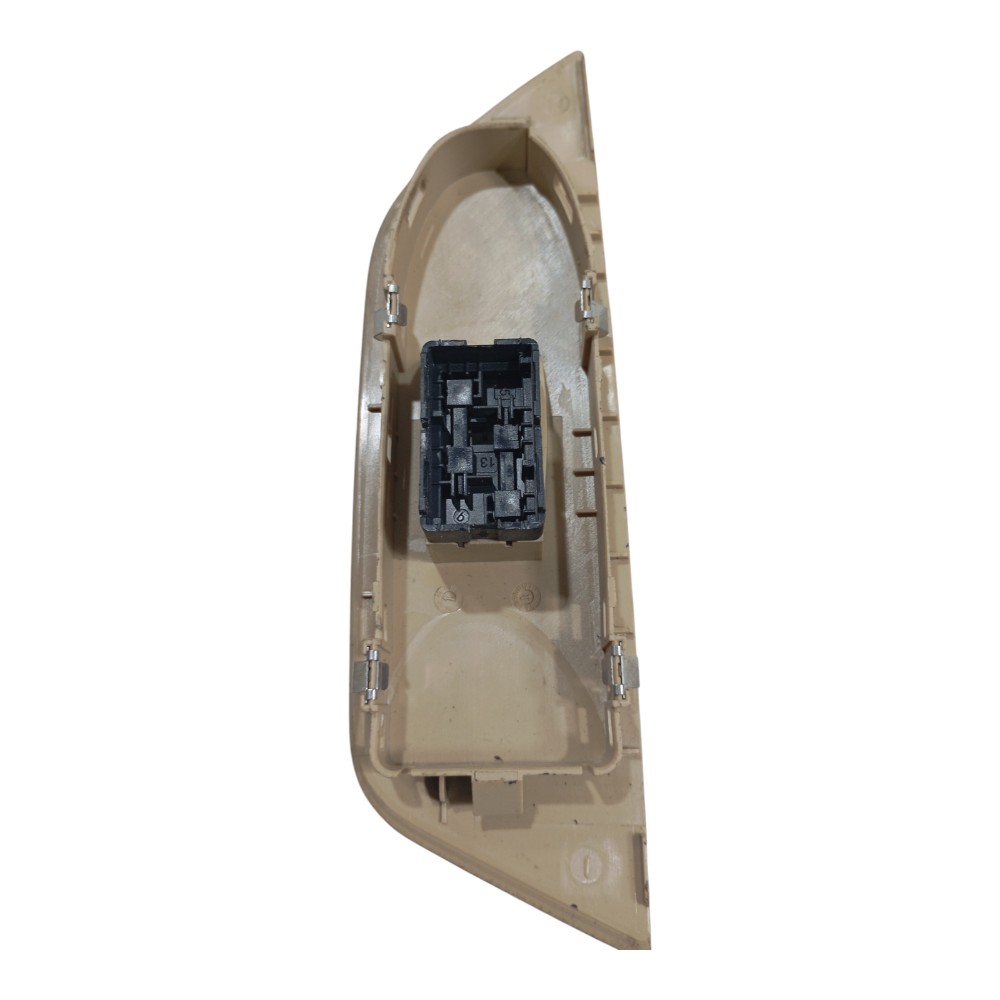 Moldura Botão Vidro Traseiro Direito Bmw X1 2.0 2010 2015 7