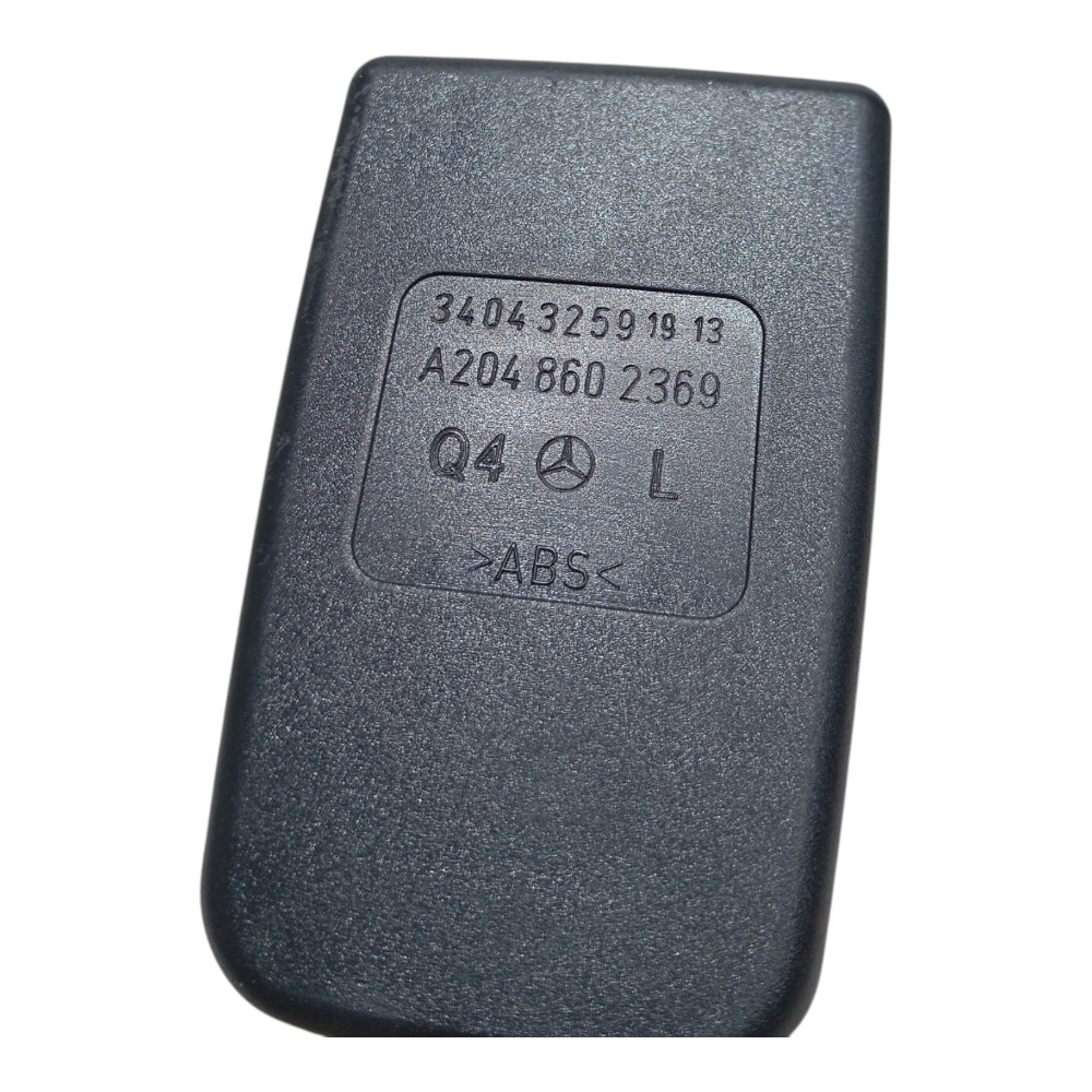 Engate cinto dianteiro esquerdo Mercedes benz a250 2.0 2015 2