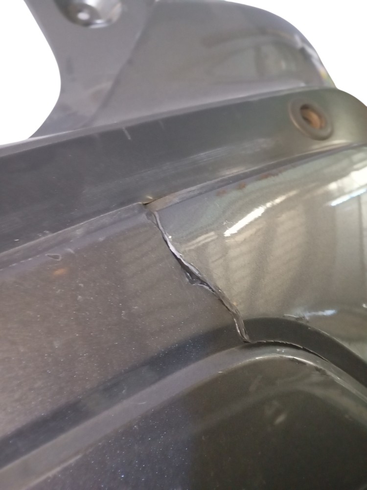 Parachoque Traseiro C Detalhe Original Nissan Kicks 1.6 2022 2
