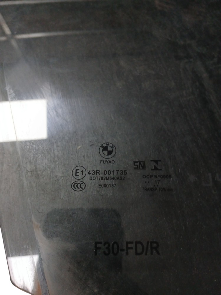Vidro Porta Dianteira Direita Bmw 320i 2.0 F30 2013 2018 4