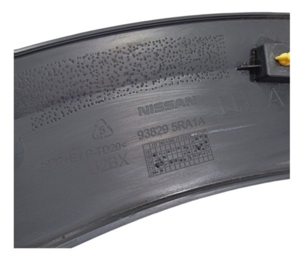Moldura Paralama Traseiro Esquerdo Nissan Kicks 1.6 2022 2