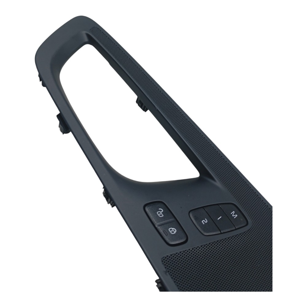 Moldura Forro Porta Dianteira Esquerdo Volvo Xc60 2.0 20221 Preto