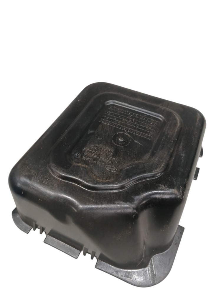 Tampa Suporte Cinto Traseiro Dir Hyundai Ix35 2.0 2015 2016 2