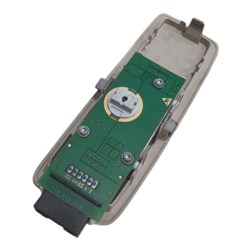 Luz Cortesia Interna Traseira Esquerd Vw Touareg 4.2 V8 2013 3