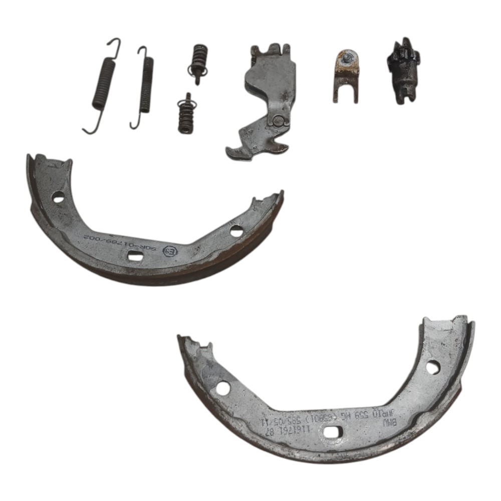 Kit Lona Sapata Traseira Direita Bmw X1 2.0 Aspirada 2011