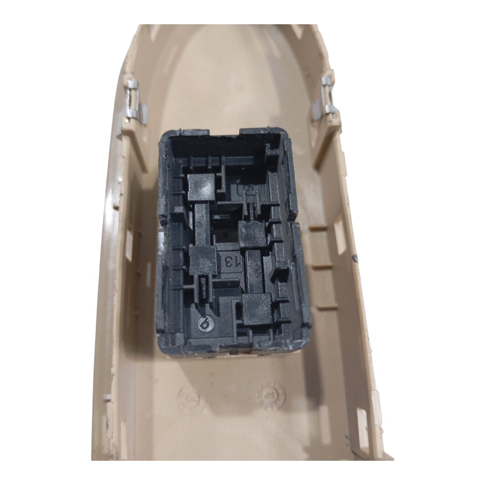 Moldura Botão Vidro Traseiro Direito Bmw X1 2.0 2013 2015 5