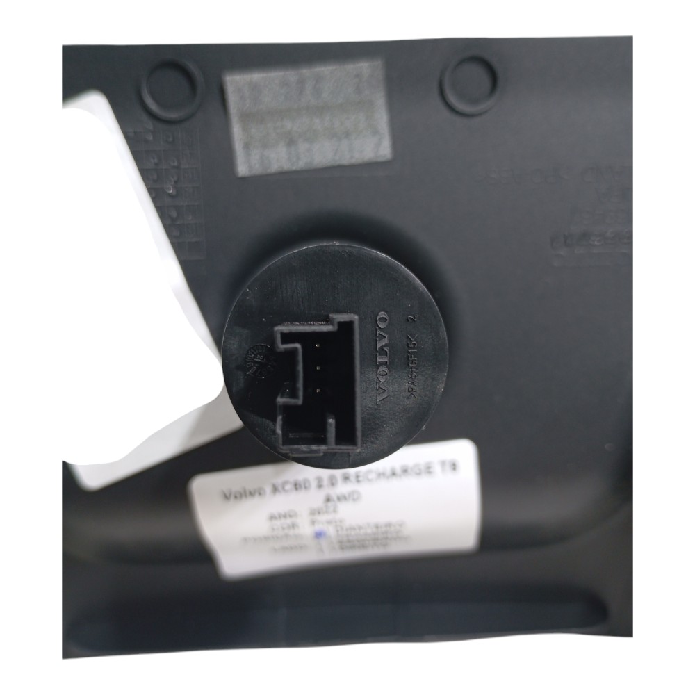 Moldura Console Tomada Usb Volvo Xc60 2.0 Recharge Awd 2022 6