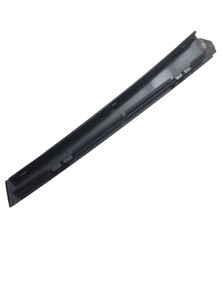Moldura Externa Porta Traseir Direita Jetta Variant 2.5 2009 7