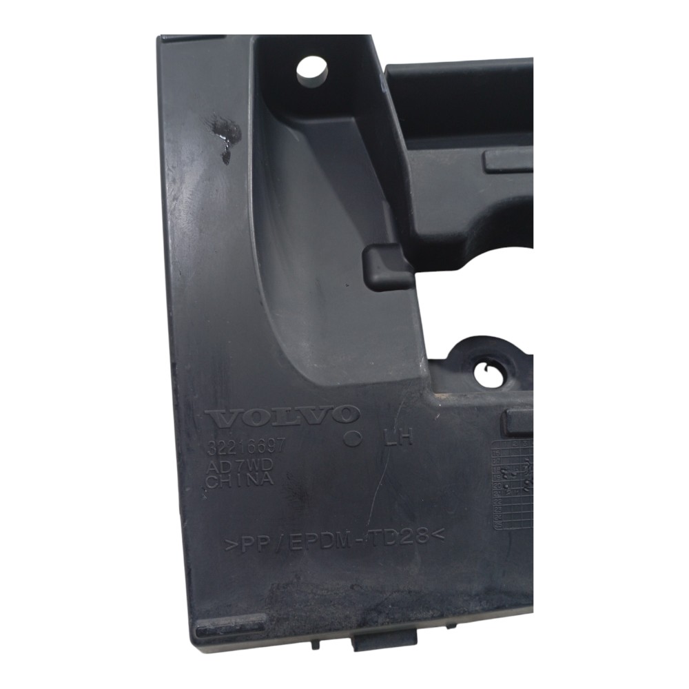 Suporte Guia Paralama Esquerdo Volvo Xc60 2.0 Recharge 2022 2