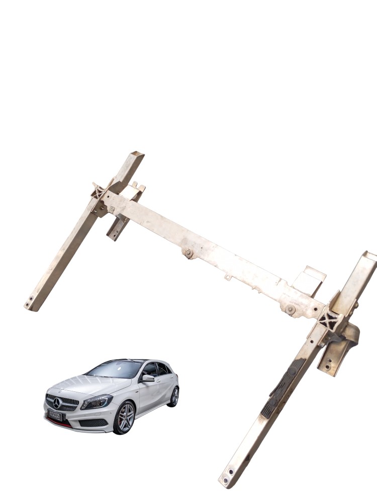 Suporte Inferior Radiador Mercedes Benz A250 2.0 Turbo 2015 1