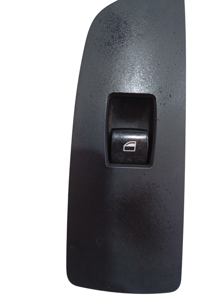 Moldura Botão Vidro Dianteiro Direito Bmw 118i 2.0 2010 E87 7