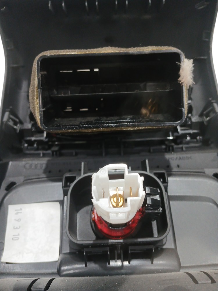 Moldura Acabamento Porta Objetos Audi Q5 2.0 Turbo 2010 8