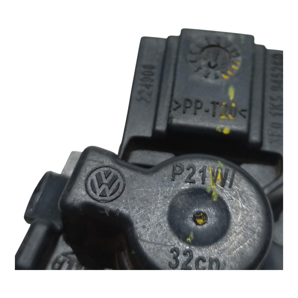 Soquete Lâmpada Traseira Direita Volkswagen Jetta 2.5 2007 4