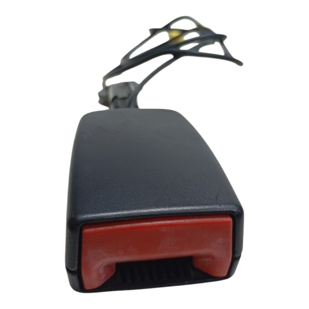 Engate cinto dianteiro esquerdo Mercedes benz a250 2.0 2015 5