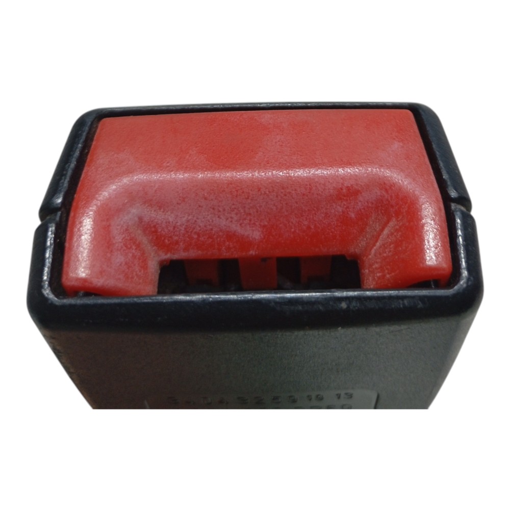 Engate cinto dianteiro esquerdo Mercedes benz a250 2.0 2015 7