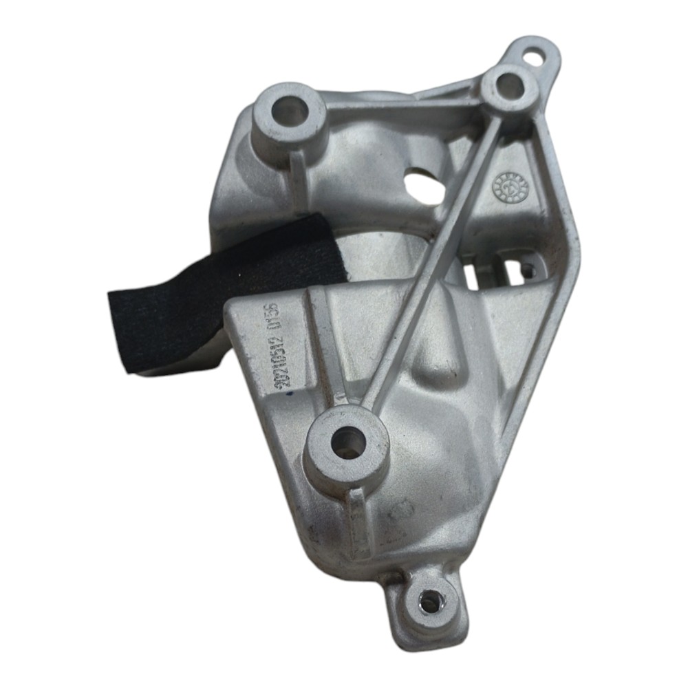 Suporte Bomba Água Auxiliar Volvo Xc60 2.0 Recharge T8 2022 5