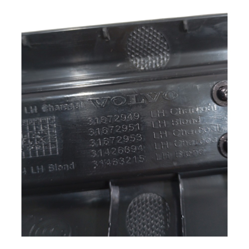 Soleira Interna Dianteira Esquerda Volvo Xc60 2.0 T8 2022 3