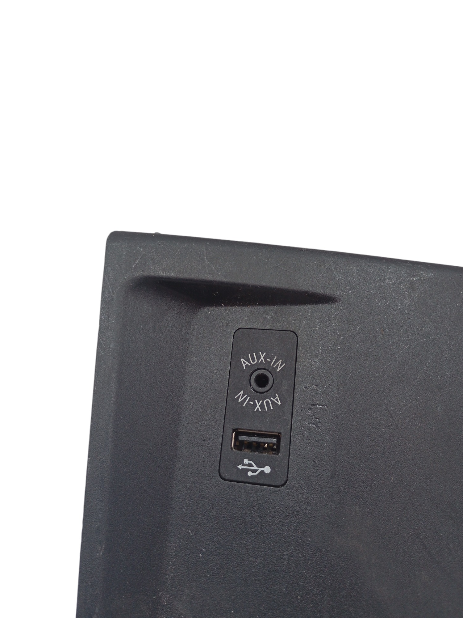 Moldura Entrada Usb Auxiliar Console Bmw X1 2.0 2017 9292744 3