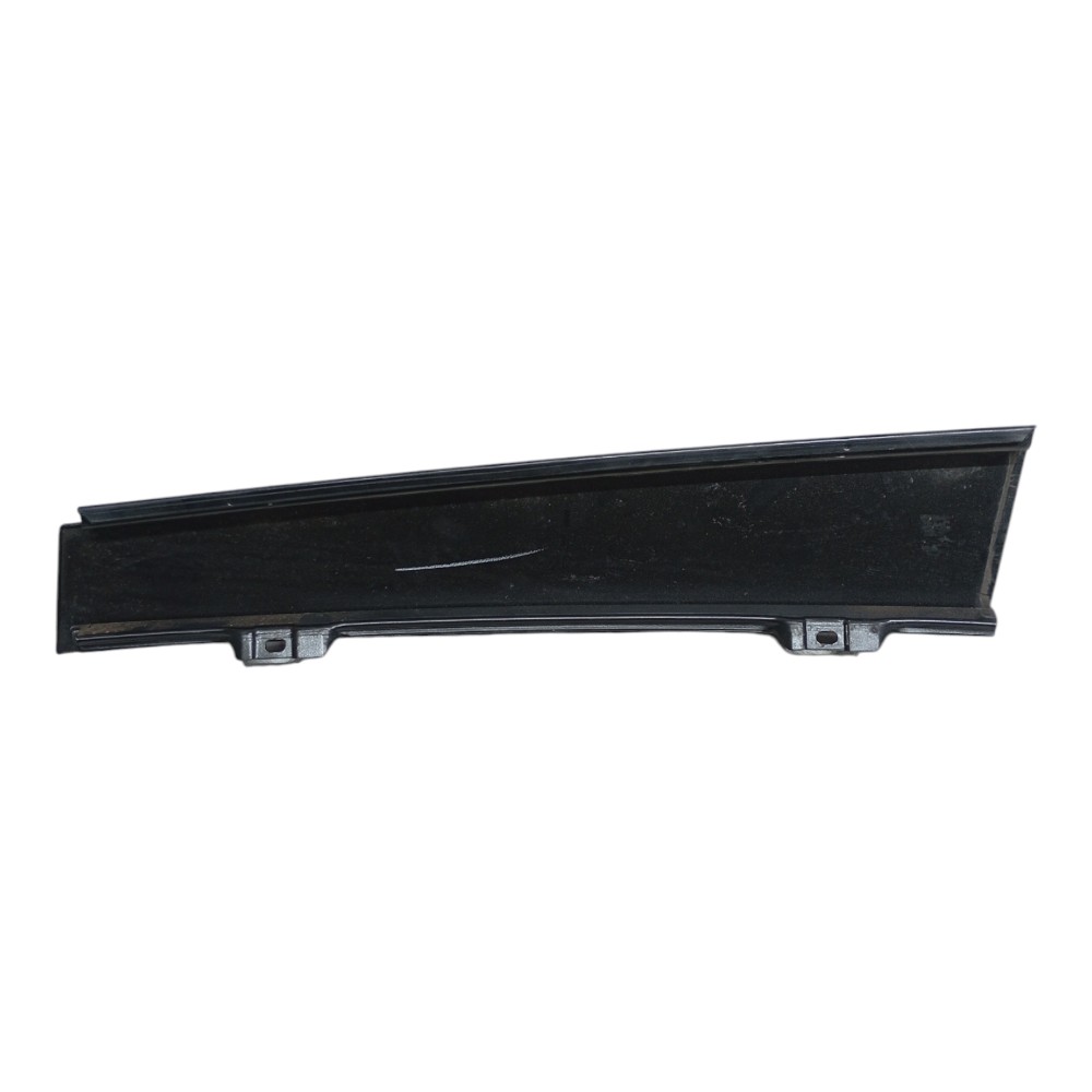 Moldura Coluna Traseira Esquerda Volkswagen Jetta 2.5 2007 7