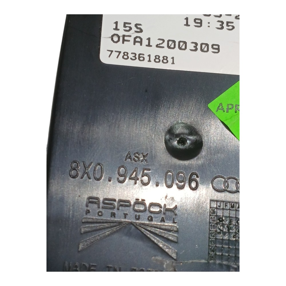 Luz Cortesia Direita Porta Malas Audi A1 1.4 2013 8×0945096 2