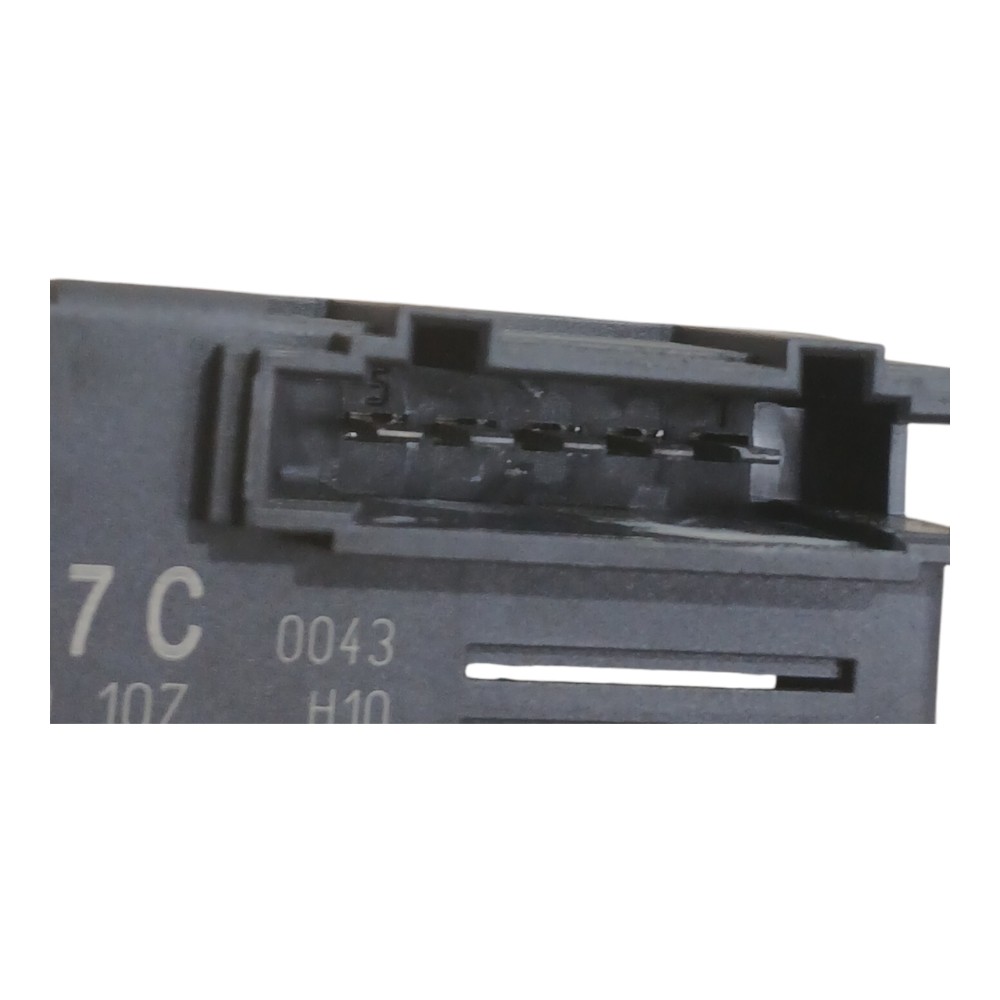 Modulo Controle Tampa Porta Malas Vw Touareg 4.2 V8 Fsi 2013