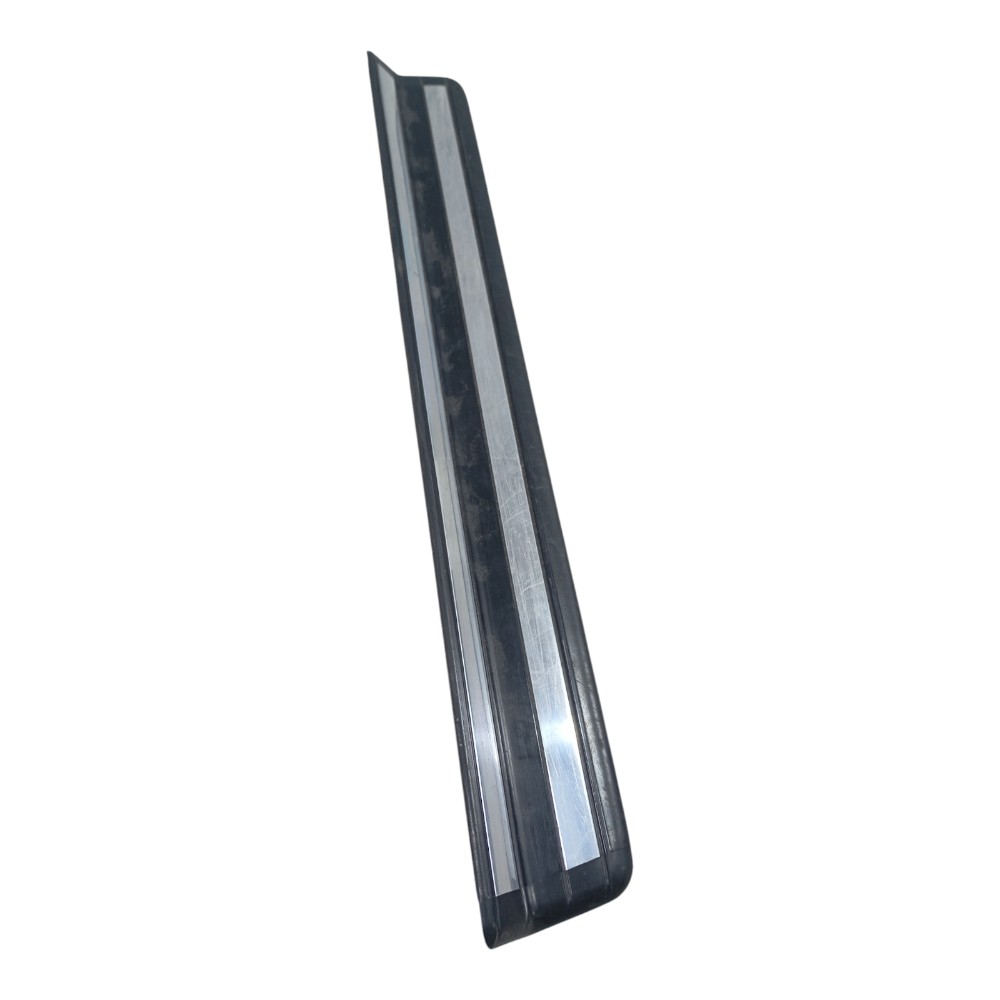 Soleira Dianteira Direita Bmw 325i 2.5 E46 2001 2002 2003 4